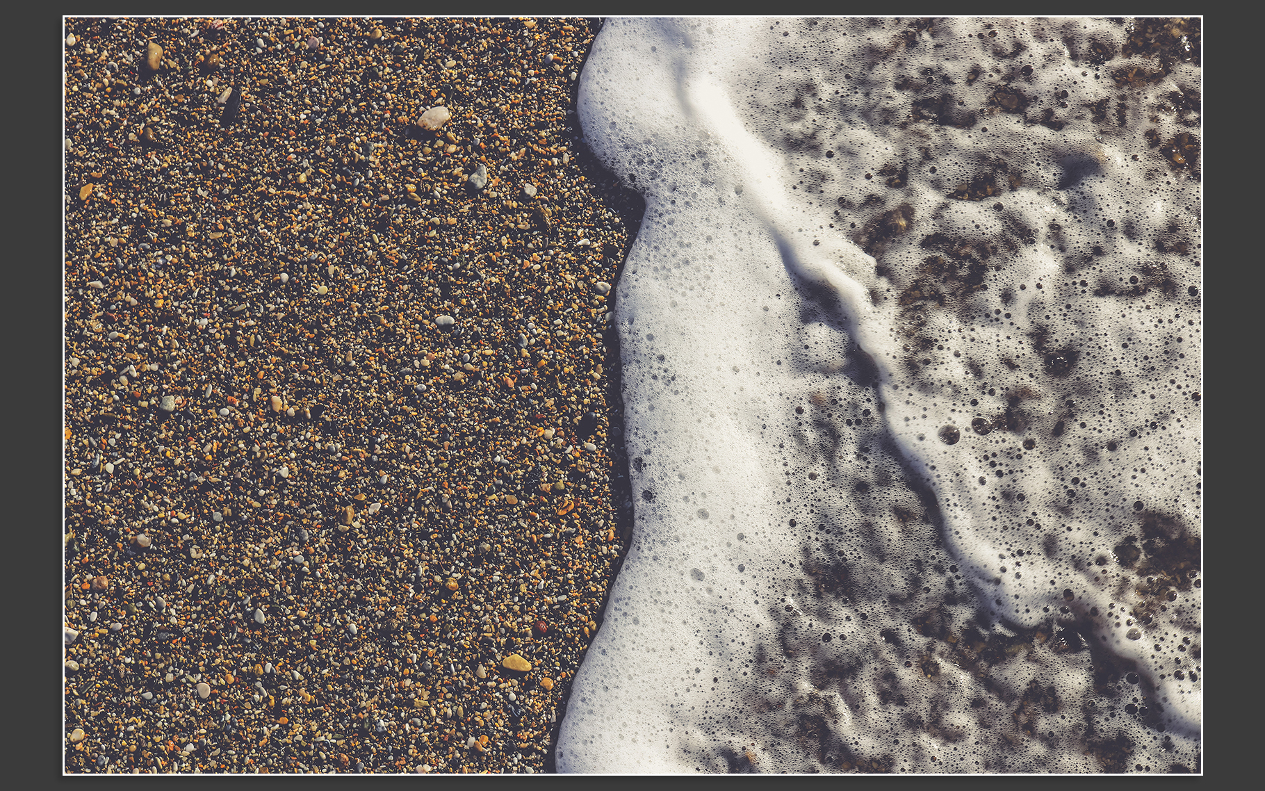 Download Background "17 Sea Foam On The Shore HQ Textures Background" / 17 Sea Foam On The Shore HQ Textures Background - Background на тему графика shore texture,shore pattern,shore background,shore backdrop,shore surface,shoreline,natural,landscape,sandy,seashore,nature,water,exotic,aquamarine,coast,texture,background,sea,shore,shiny