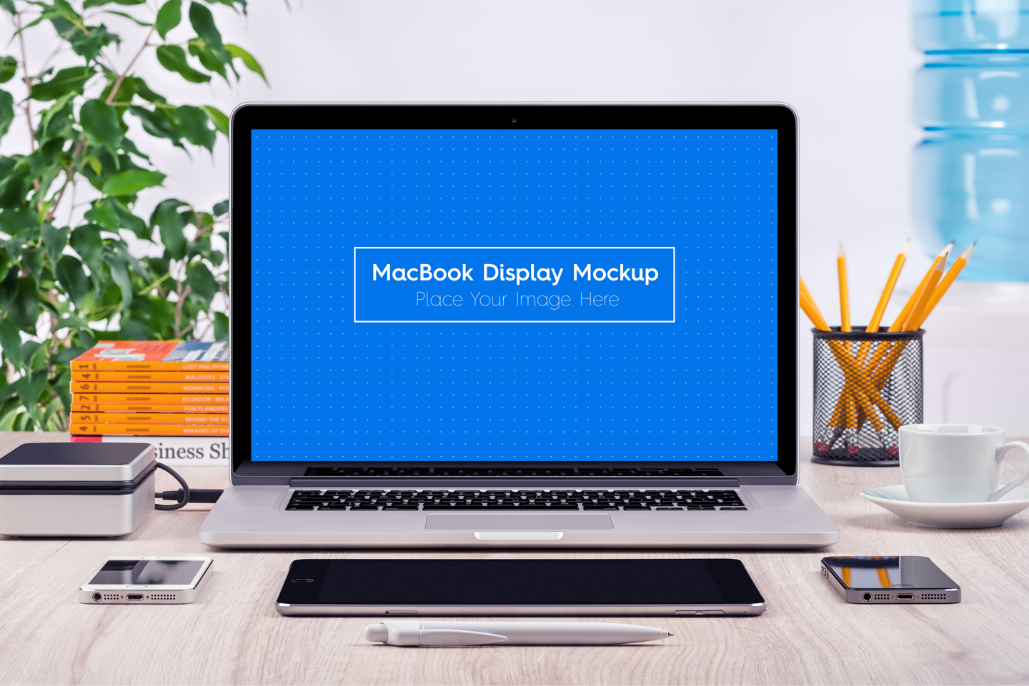 Download Мокап для продукта "5 Workplace MacBook Display product mockup" / 5 Workplace MacBook Display product mockup - Мокап для продукта на тему графика display,laptop,mac,macbook,macintosh,mockup,monitor,notebook,office,room,screen,table,work,workplace,workspace,workstation