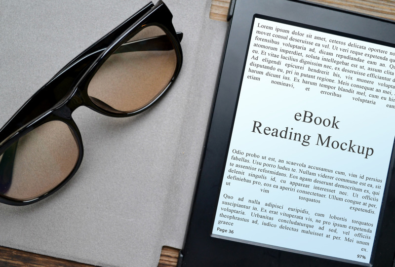 3 eBook Reading (Electronic Book) Product Mockup 113829 - Képpel 1