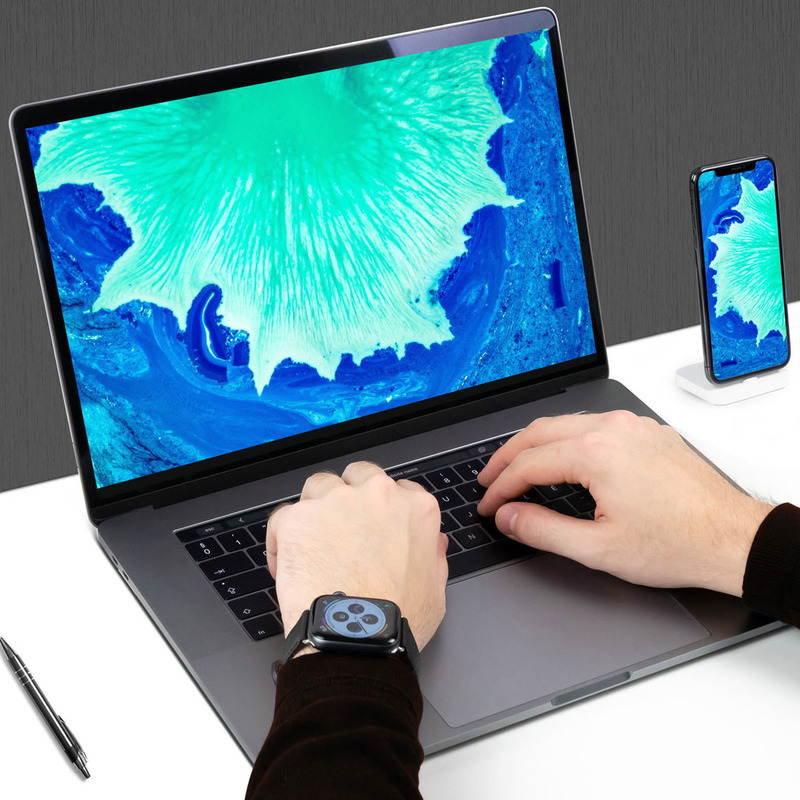 Mockup di prodotti per laptop e dispositivi mobili - Caratteristiche Immagine 1
