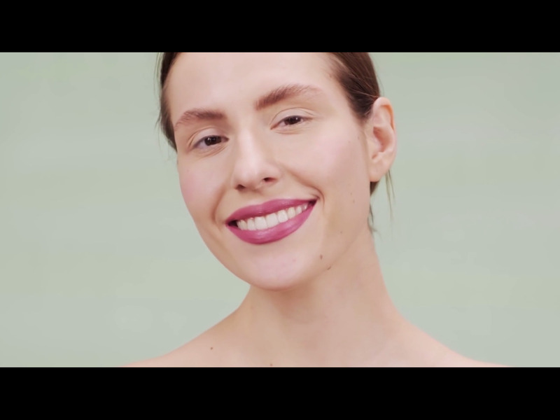 Salute e bellezza di forma fisica di yoga bianco e viola Video d'archivio - Caratteristiche Immagine 4