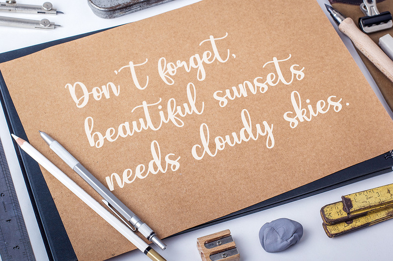 Revania Font Calligraphy E Font Script Modern - Caratteristiche Immagine 5