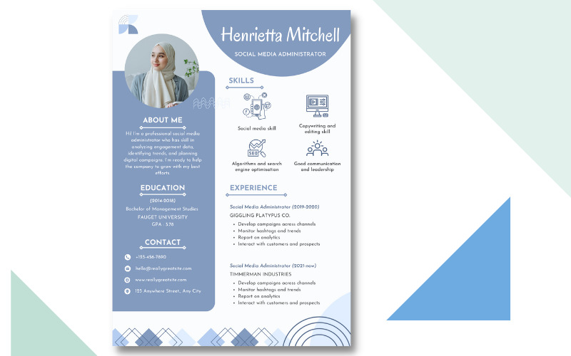 Currículo de administrador de mídia social simples azul pastel - Features Image 1